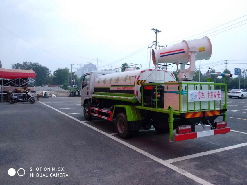伴君長(zhǎng)興牌AAA5075GSSE6型灑水車(chē) 伴君長(zhǎng)興牌AAA5075GSSE6型灑水車(chē)