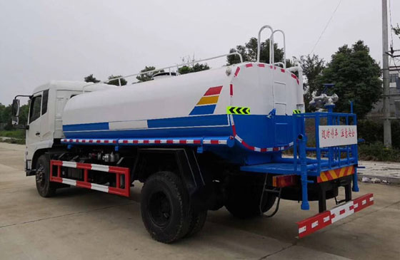 程力威牌CLW5184GSSD6型灑水車(chē) 程力威牌CLW5184GSSD6型灑水車(chē)